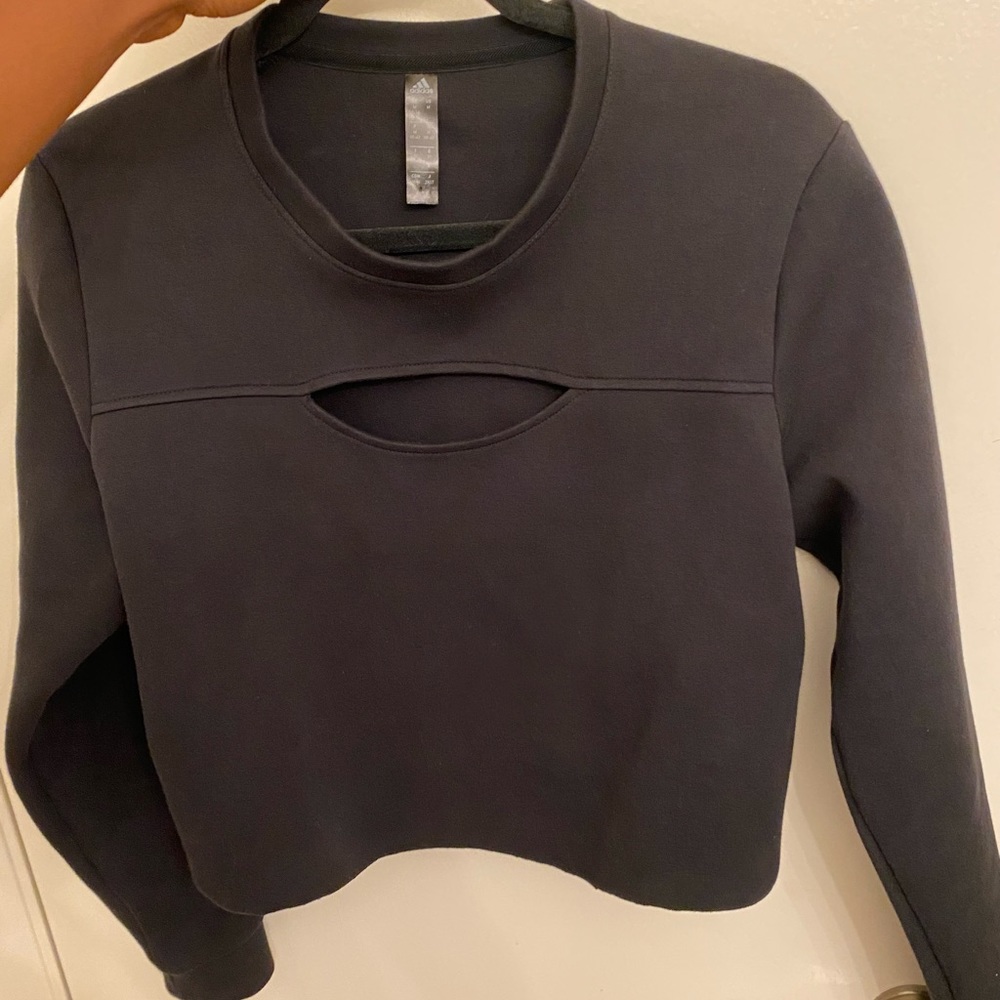Cropped Addidas top